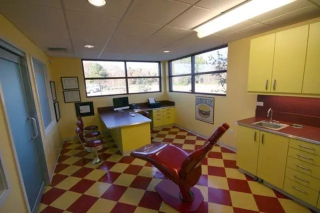 Explore the Most Innovative and Fun Dental Office Design Image 9